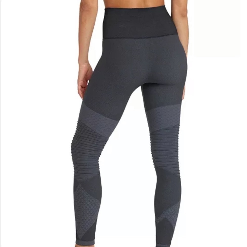 SPANX Look‎ at Me Now Seamless Moto Leggings in black size XL women’s pull on - Picture 3 of 8